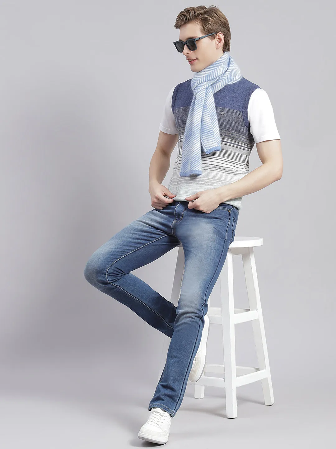 Men Blue Stripe V Neck Sleeveless Sweaters/Pullovers