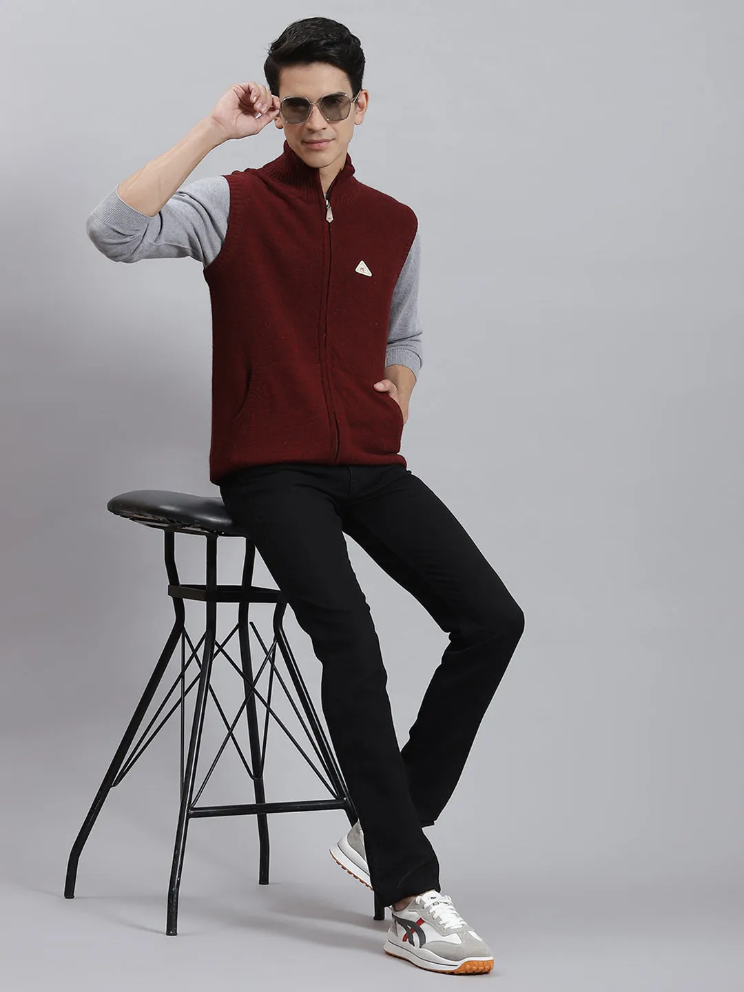 Men Maroon Solid Stand Collar Sleeveless Sweaters/Pullovers